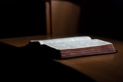 Read more about the article Секс-работница променяла «греховную» жизнь на чтение Библии и проповеди в церкви